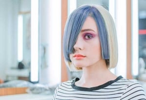 Pony oder Pony Haarteil - beides kann gefärbt werden Pony oder Pony Haarteil - beides kann gefärbt werden