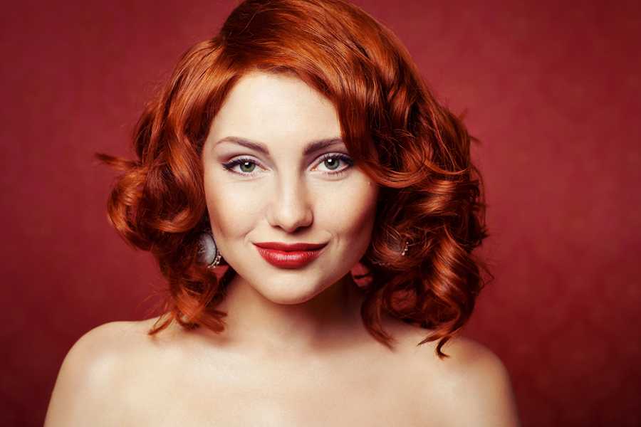 Rote Haare gewellt und mit Locken (depositphotos.com)
